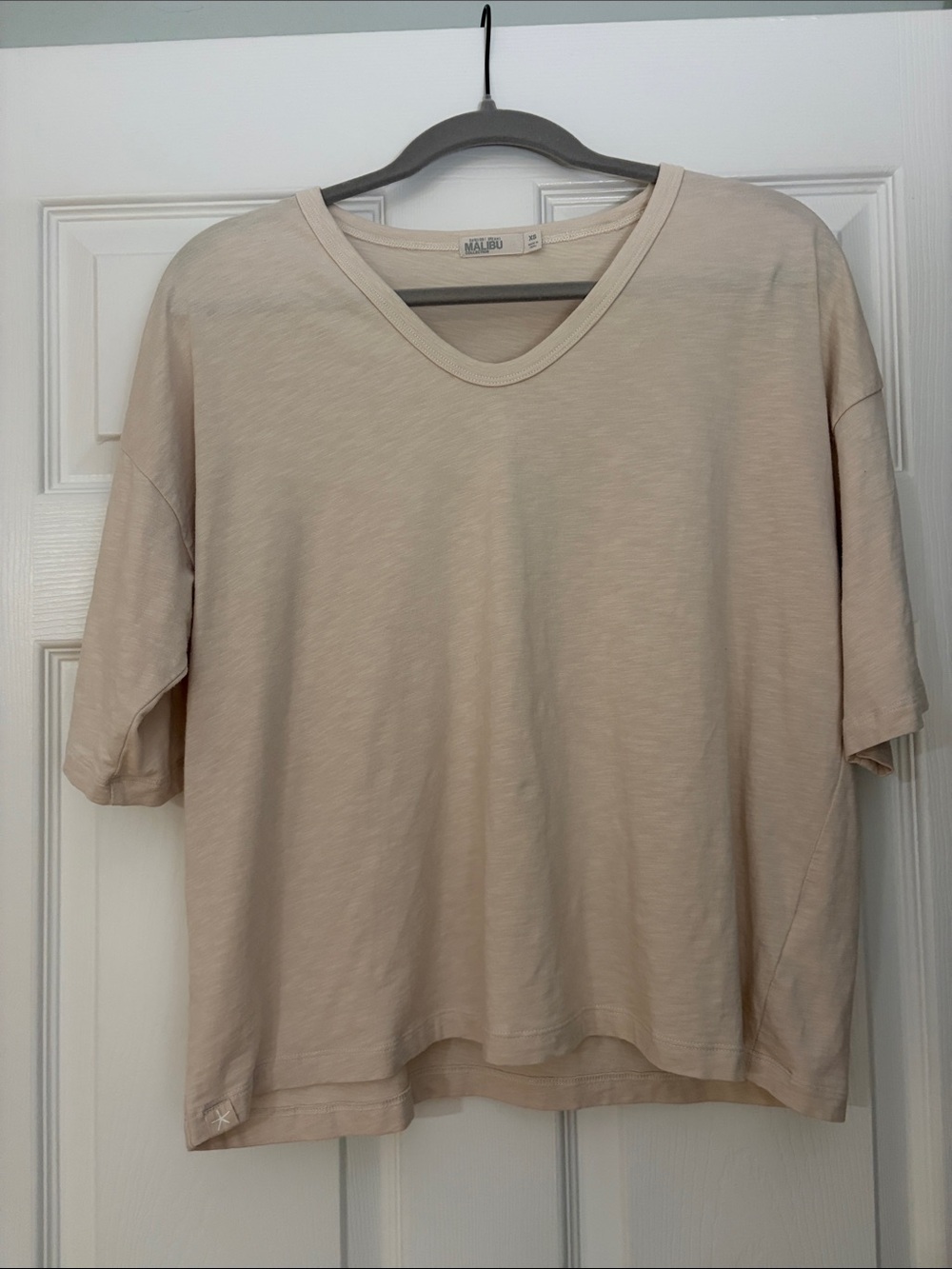 Malibu Barefoot Dreams Collection V Neck Tee XS
